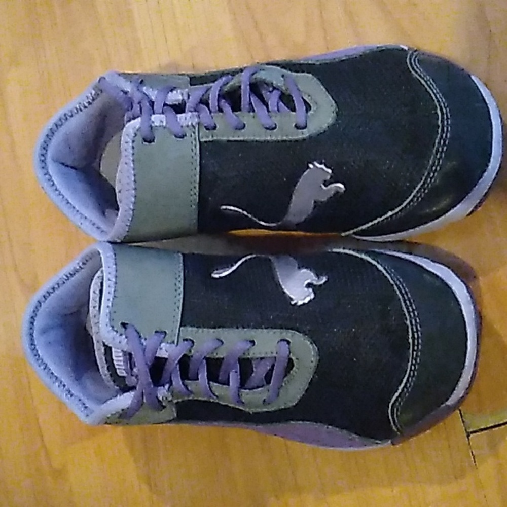 Girls Puma Sneakers Size 4